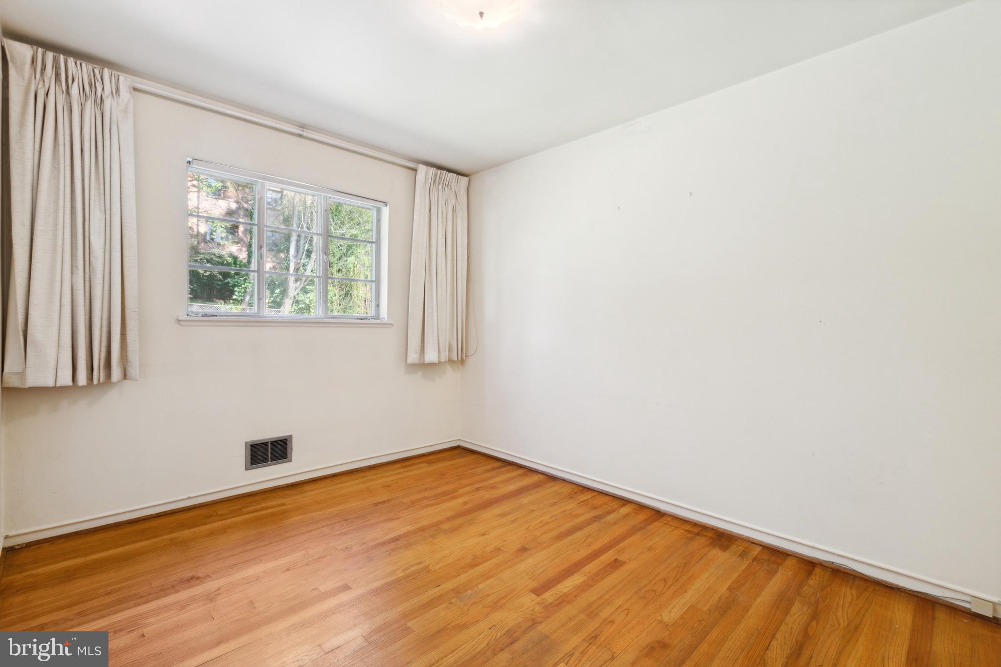 1208 Ruatan Street Silver Spring, MD 20903 - Photo 12 of 25