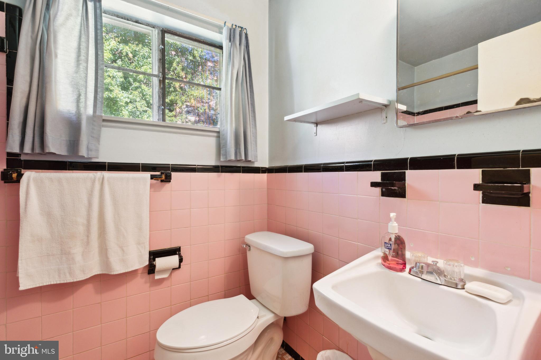 1208 Ruatan Street Silver Spring, MD 20903 - Photo 14 of 25