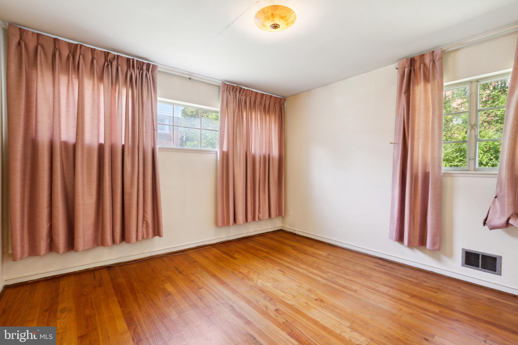 1208 Ruatan Street Silver Spring, MD 20903 - Photo 16 of 25