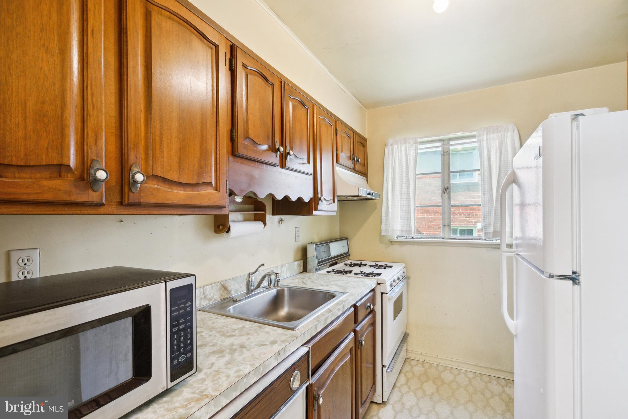 1208 Ruatan Street Silver Spring, MD 20903 - Photo 9 of 25