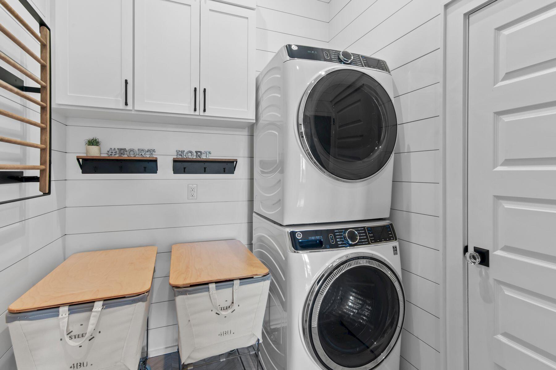 181 Jonathan Drive Freeport, FL 32439 - Photo 46 of 59 a utility room with dryer and washer