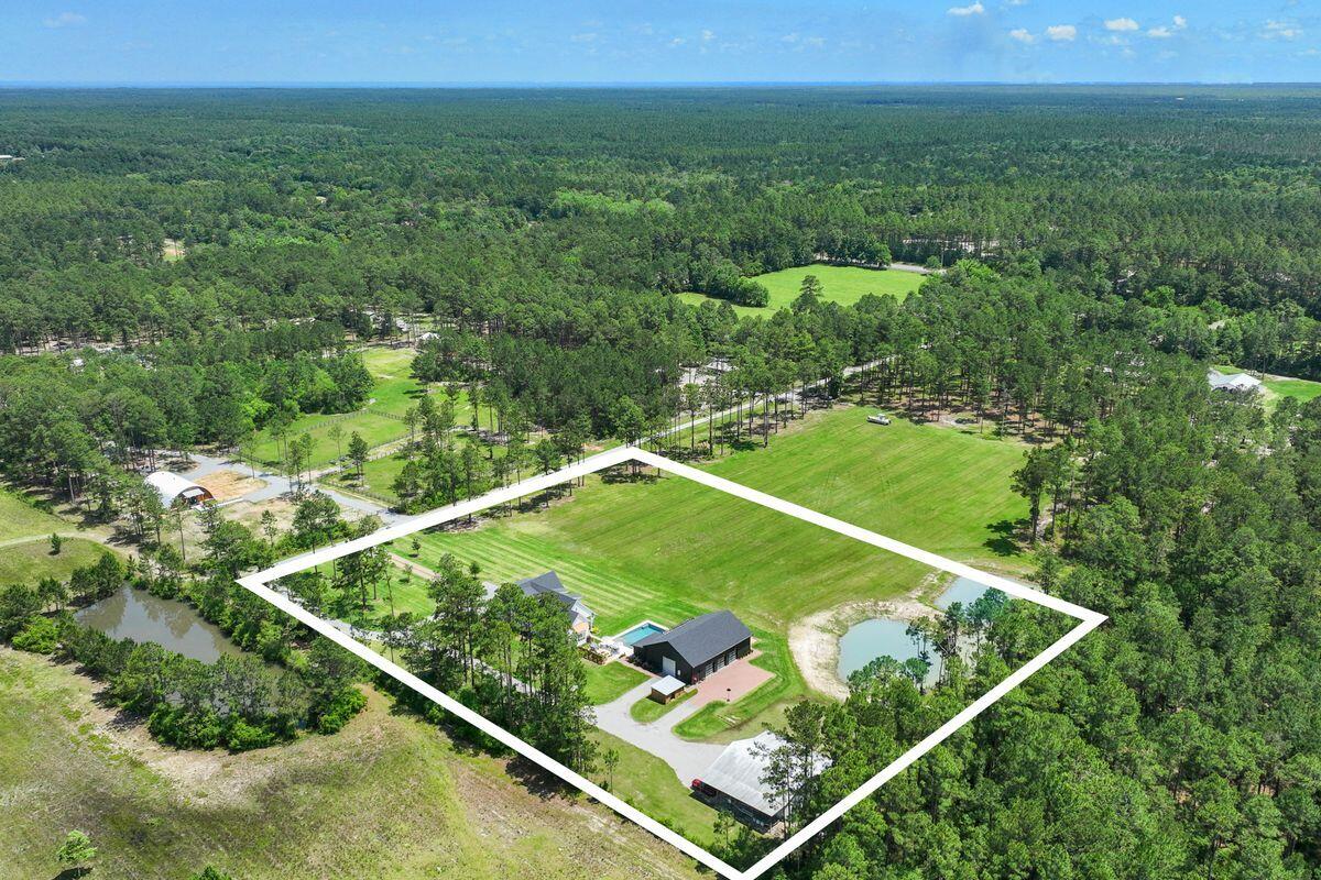 181 Jonathan Drive Freeport, FL 32439 - Photo 59 of 59 a view of a back yard