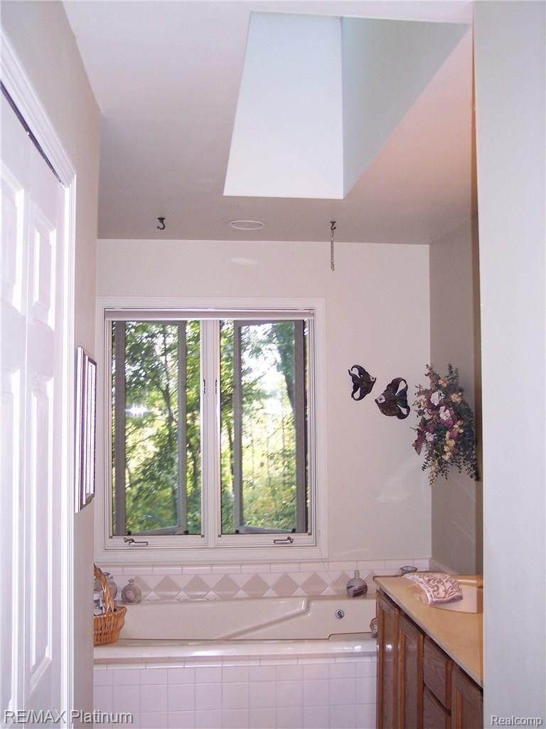 7508 Welle Road Brighton, MI 48116 - Photo 56 of 64 2004-06-08 16.57