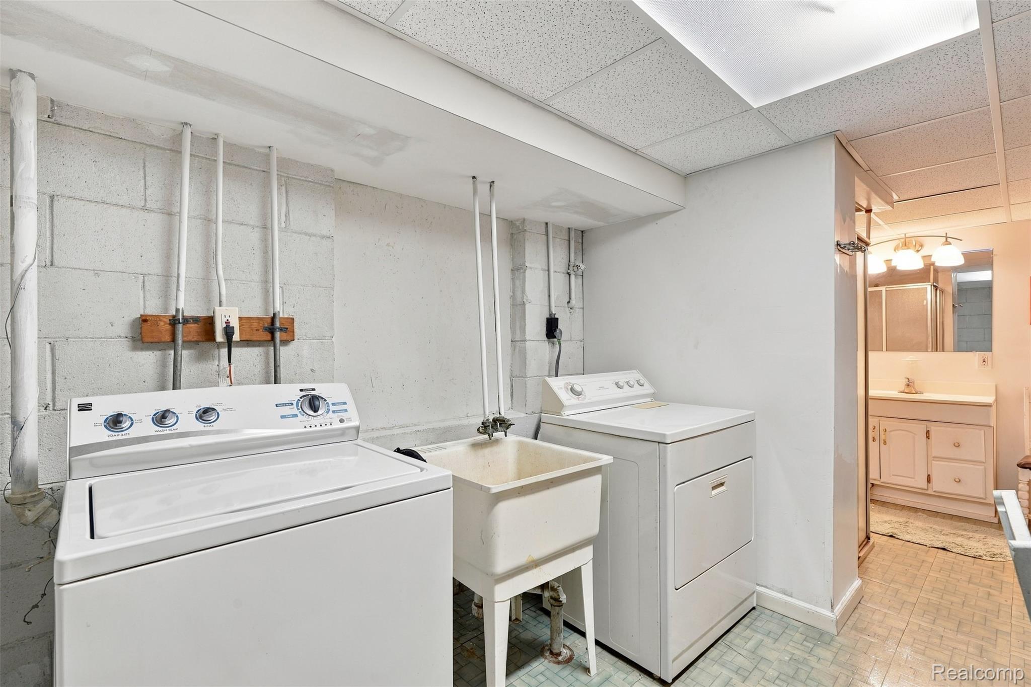 804 East Avon Road Rochester, MI 48307 - Photo 33 of 59 804 e avon rd-32.jpg