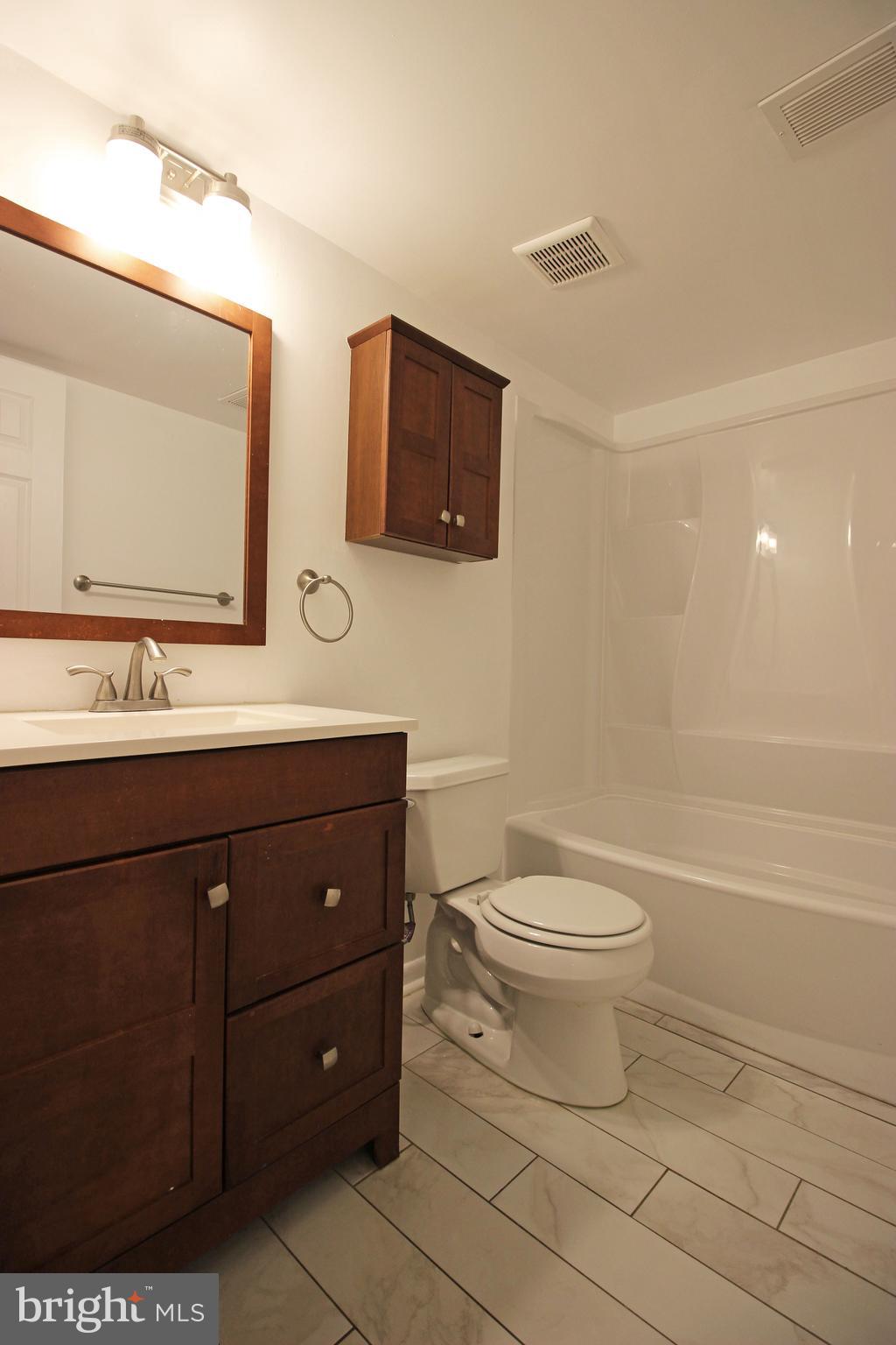 11607 Windbluff Court Reston, VA 20191 - Photo 16 of 30