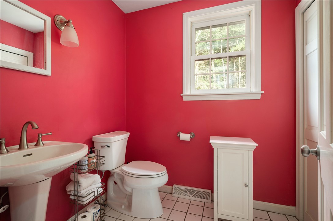 38 Clark Road Smithfield, RI 02917 - Photo 15 of 34