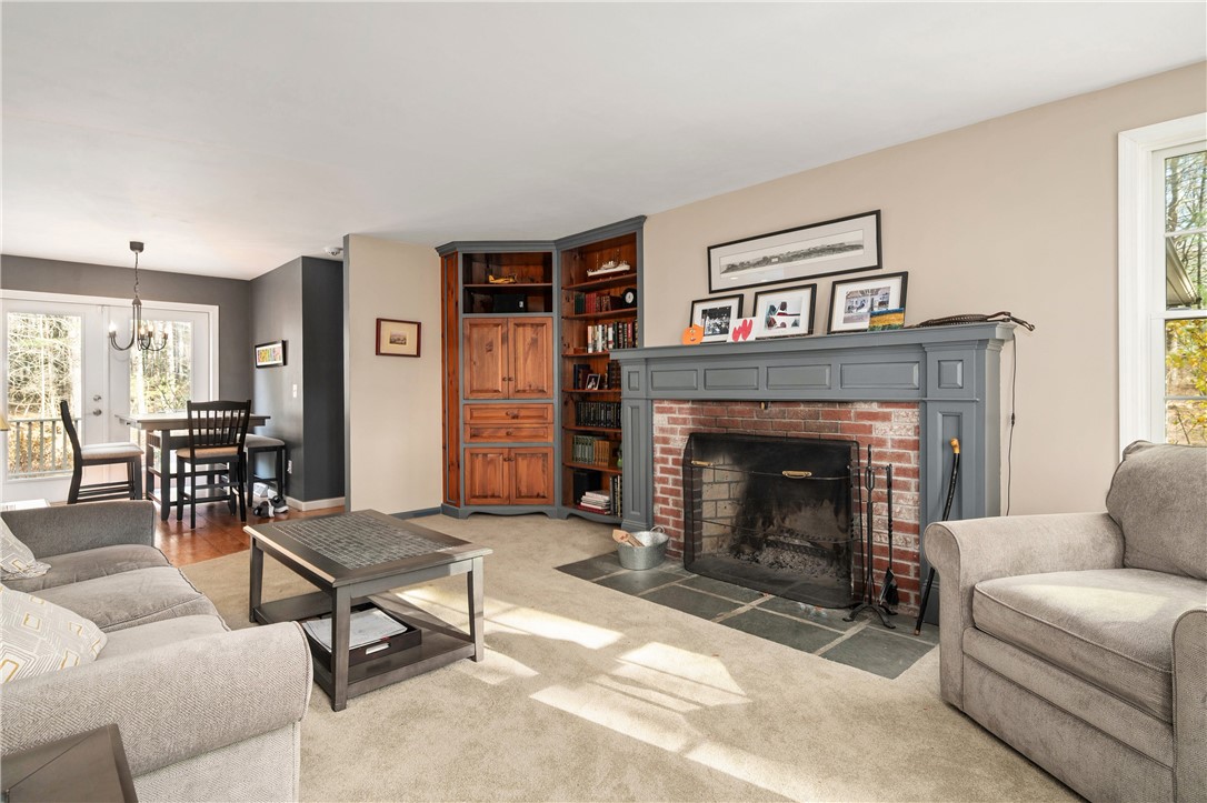 38 Clark Road Smithfield, RI 02917 - Photo 4 of 34