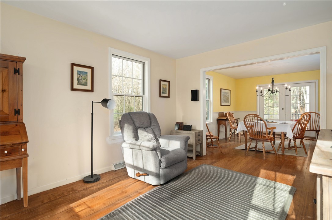 38 Clark Road Smithfield, RI 02917 - Photo 7 of 34