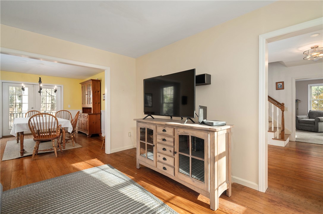 38 Clark Road Smithfield, RI 02917 - Photo 8 of 34