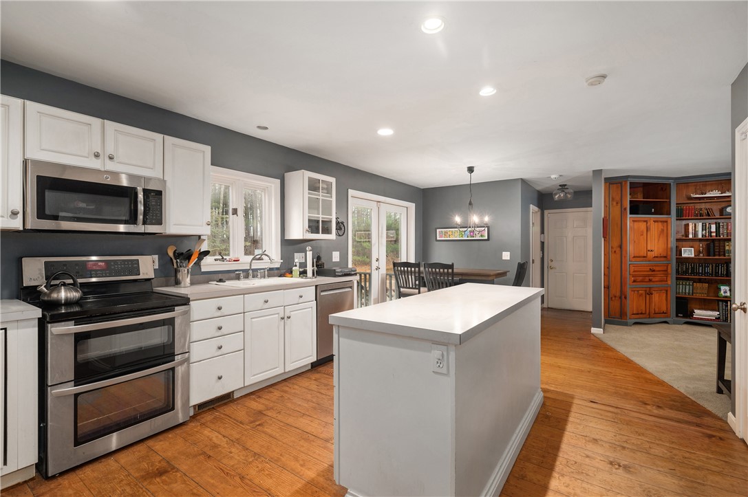 38 Clark Road Smithfield, RI 02917 - Photo 10 of 34