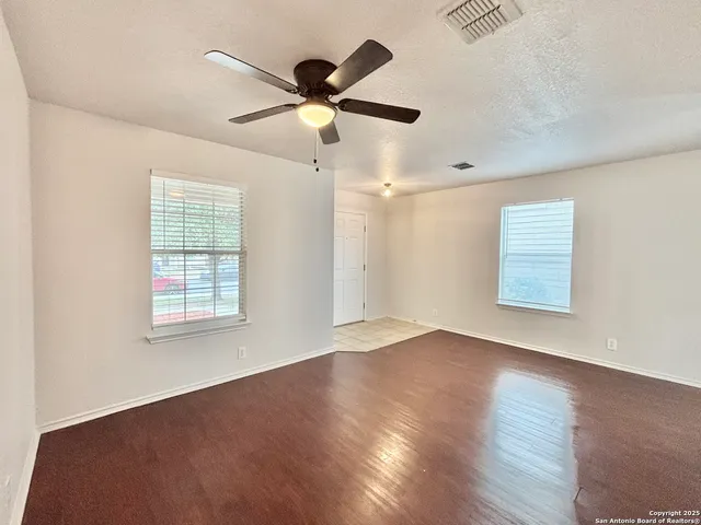 $1,675 | 2715 Moon Rock, Converse, TX 78109