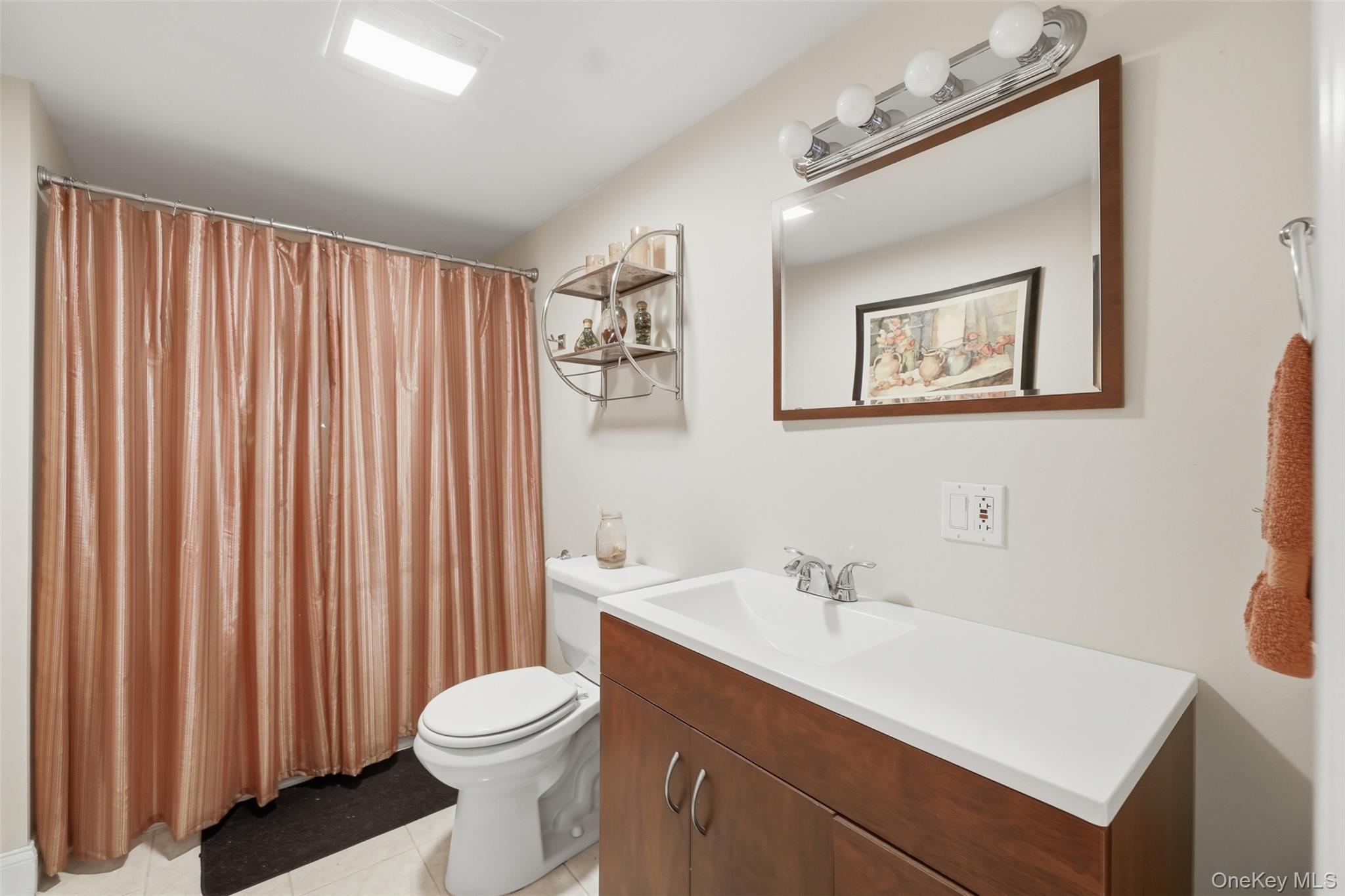 6 Country Club Road Hopewell Junction, NY 12533 - Photo 50 of 50 Apartment bathroom