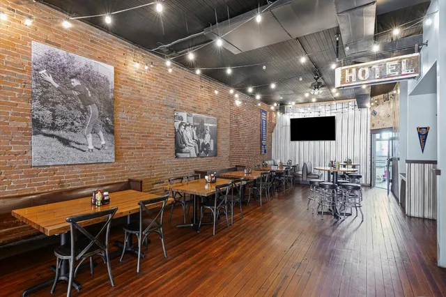 $600,000 | 125 South Market Street, Paxton, IL 60957