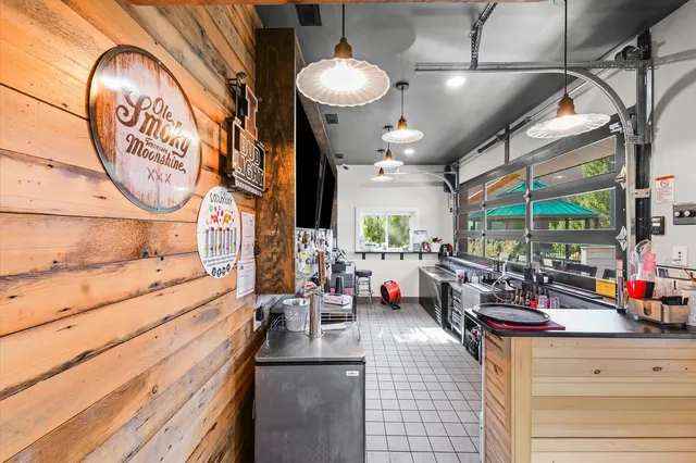 $600,000 | 125 South Market Street, Paxton, IL 60957