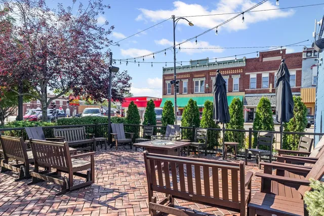 $600,000 | 125 South Market Street, Paxton, IL 60957