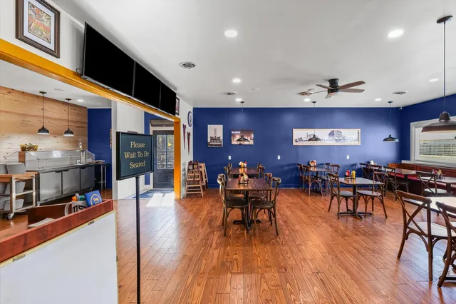 $600,000 | 125 South Market Street, Paxton, IL 60957