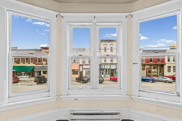 $600,000 | 125 South Market Street, Paxton, IL 60957