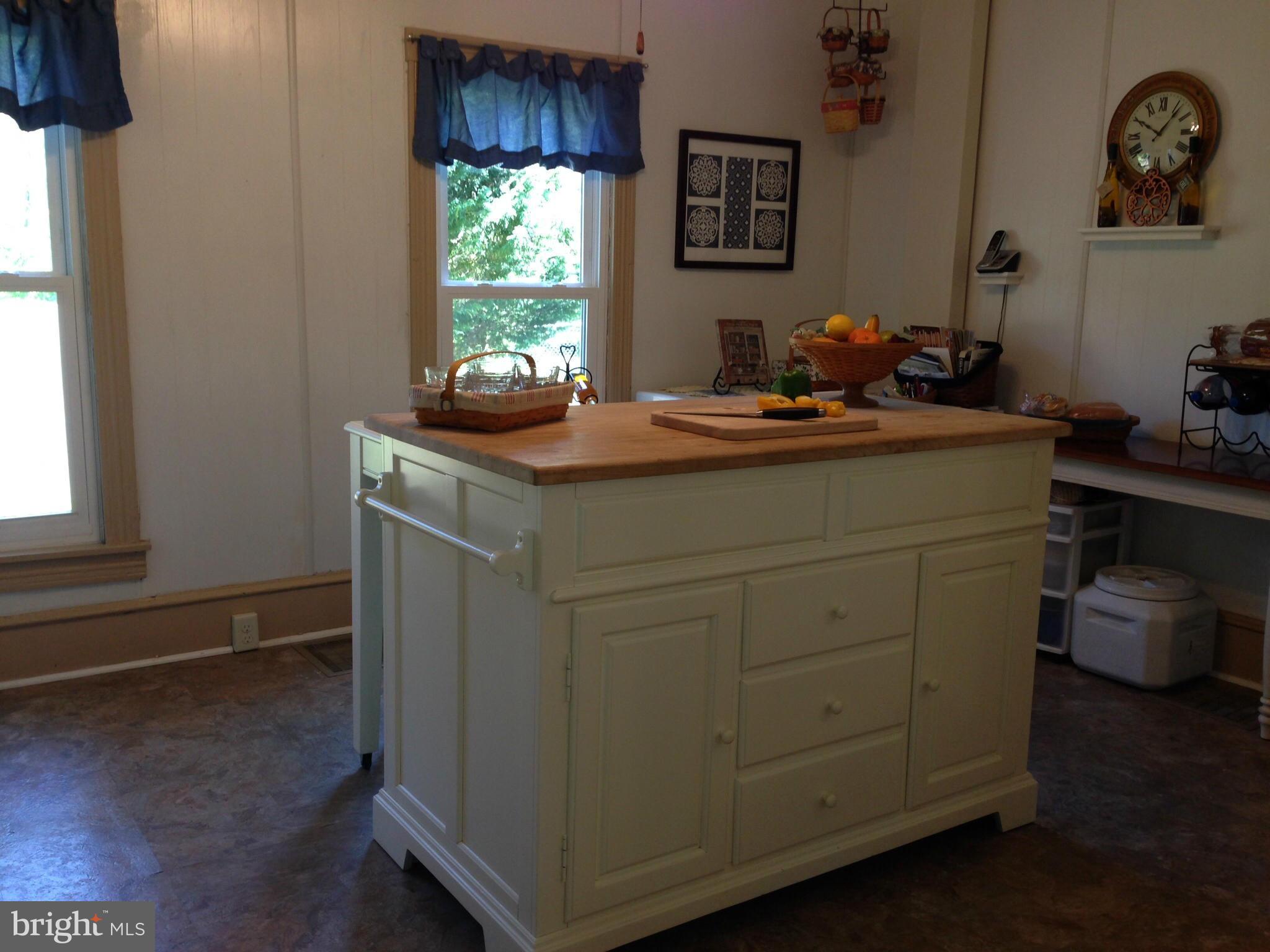 136 Allensville Road Hedgesville, WV 25427 - Photo 19 of 30 Kitchen