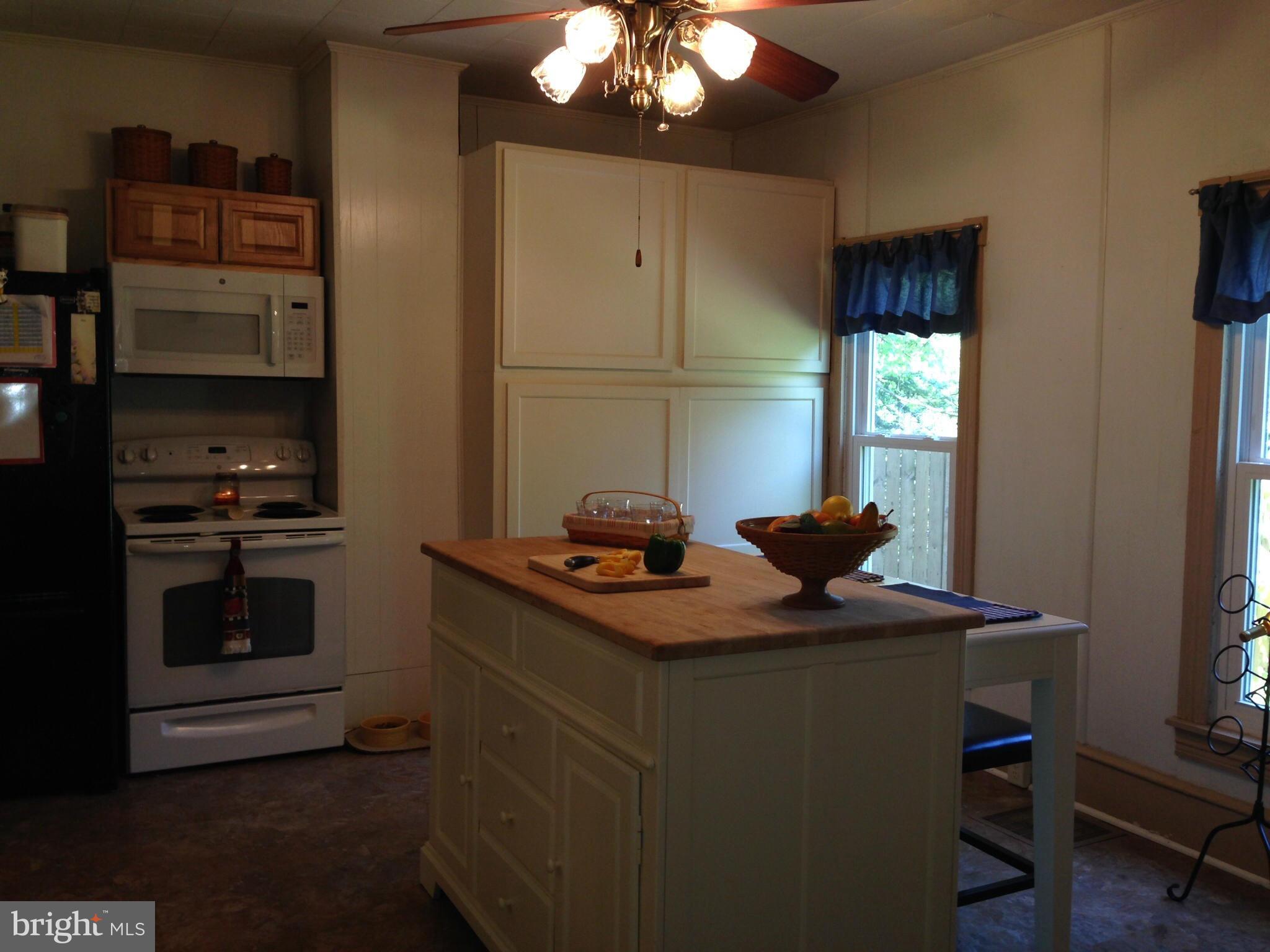 136 Allensville Road Hedgesville, WV 25427 - Photo 21 of 30 Kitchen