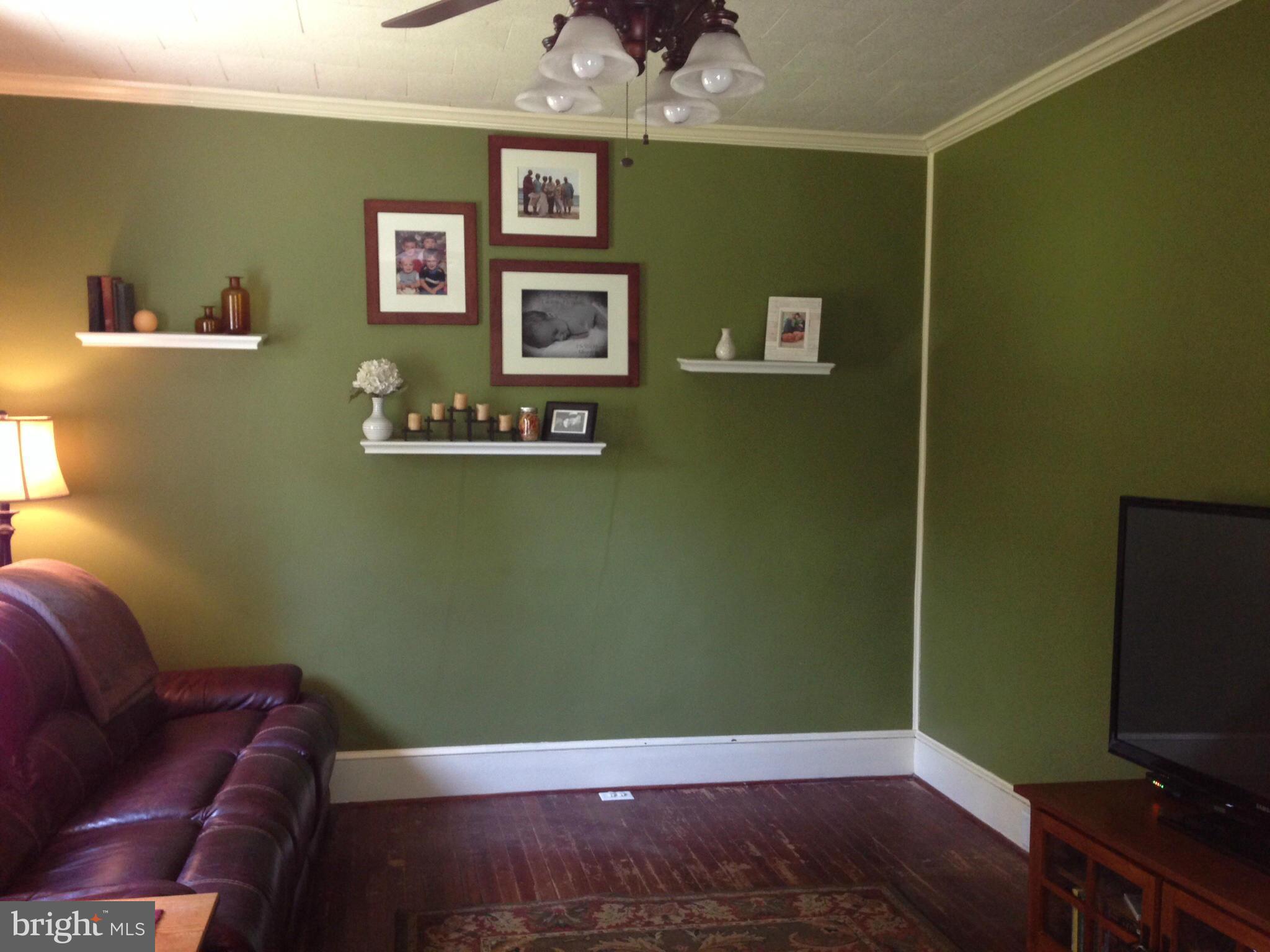 136 Allensville Road Hedgesville, WV 25427 - Photo 23 of 30 Living Room