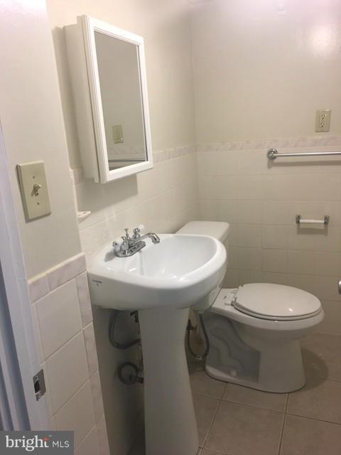 2206 Beechwood Road Hyattsville, MD 20783 - Photo 17 of 19 Bath