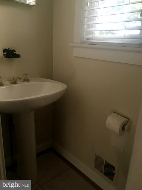 2206 Beechwood Road Hyattsville, MD 20783 - Photo 4 of 19 Bath