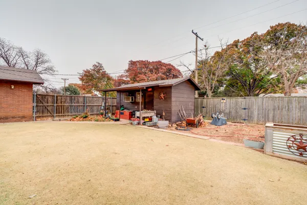 $489,000 | 902 West 6th Street, Idalou, TX 79329