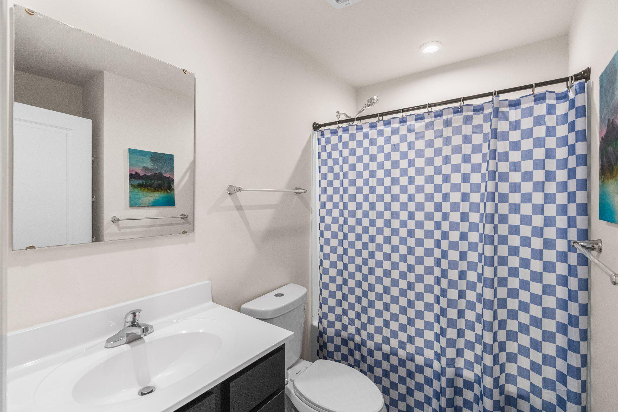 7208 Senate Way Ruther Glen, VA 22546 - Photo 24 of 37 Full bathroom seconed level