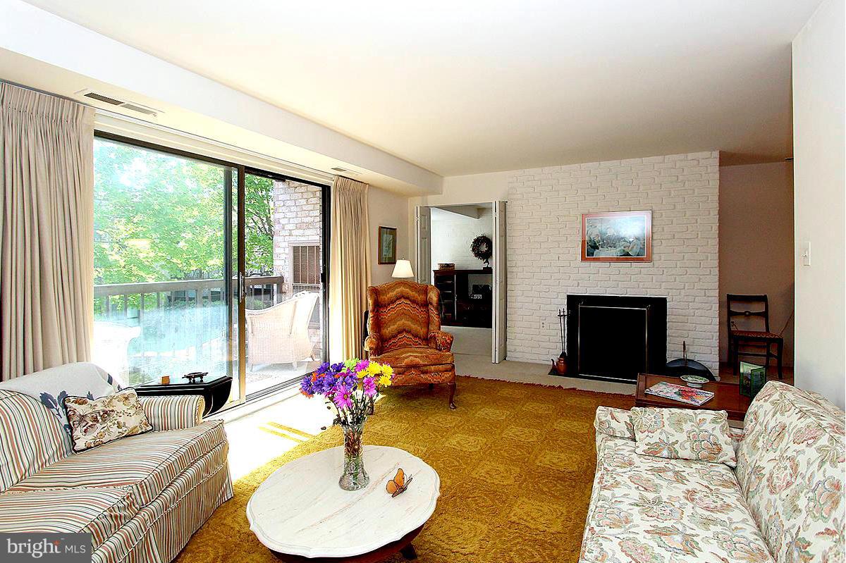 10000 Stedwick Road, Unit 201 Gaithersburg, MD 20886 - Photo 11 of 19 Living Room