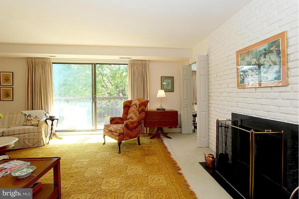 10000 Stedwick Road, Unit 201 Gaithersburg, MD 20886 - Photo 9 of 19 Interior (General)