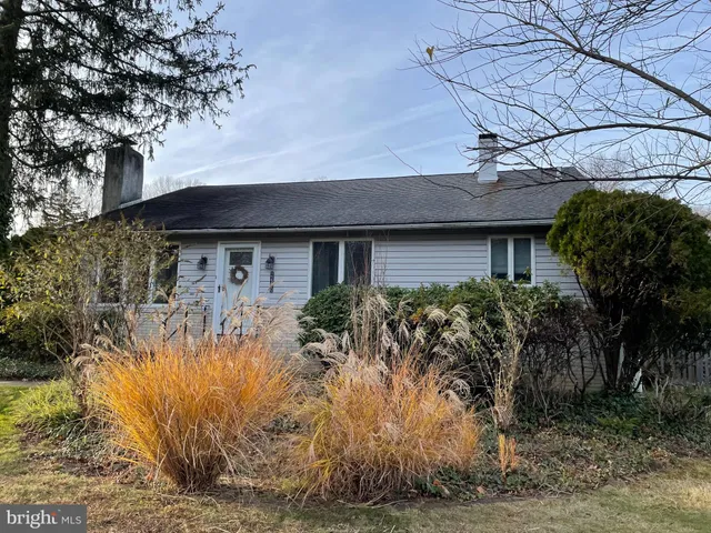 $499,000 | 2400 Edge Hill Road, Willow Grove, PA 19090