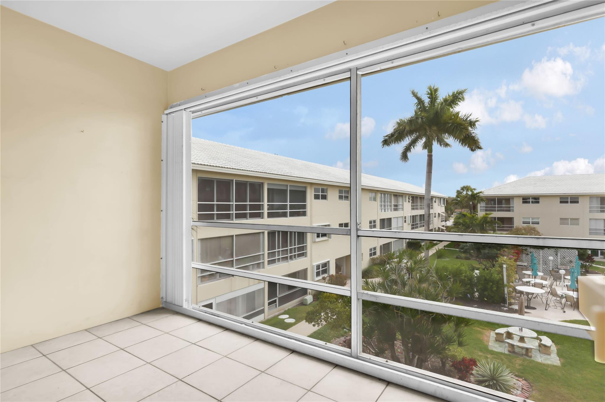 1951 Northeast 39th Street, Unit 337 Lighthouse Point, FL 33064 - Photo 18 of 27 Photo 18