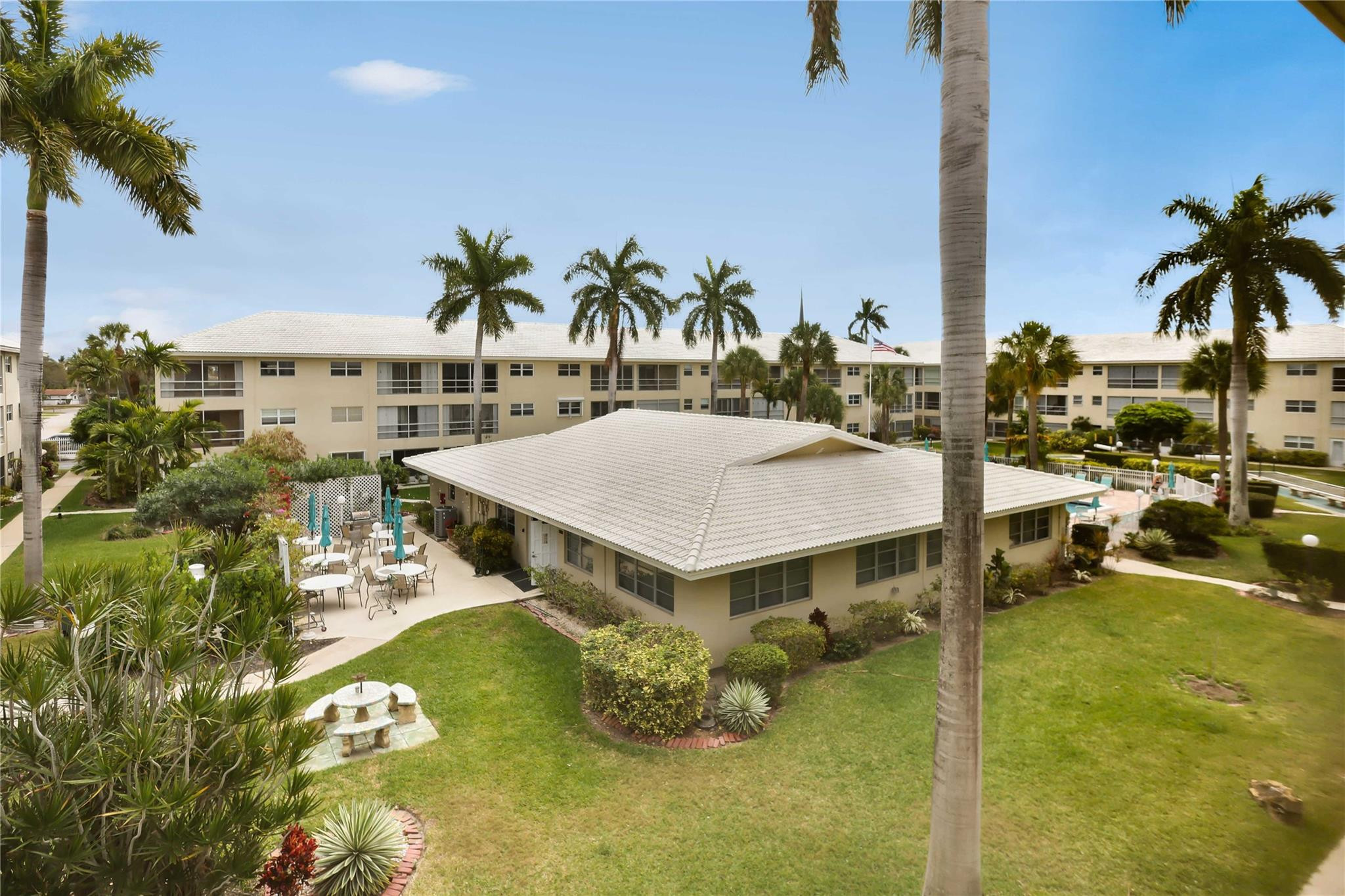 1951 Northeast 39th Street, Unit 337 Lighthouse Point, FL 33064 - Photo 2 of 27 Photo 2