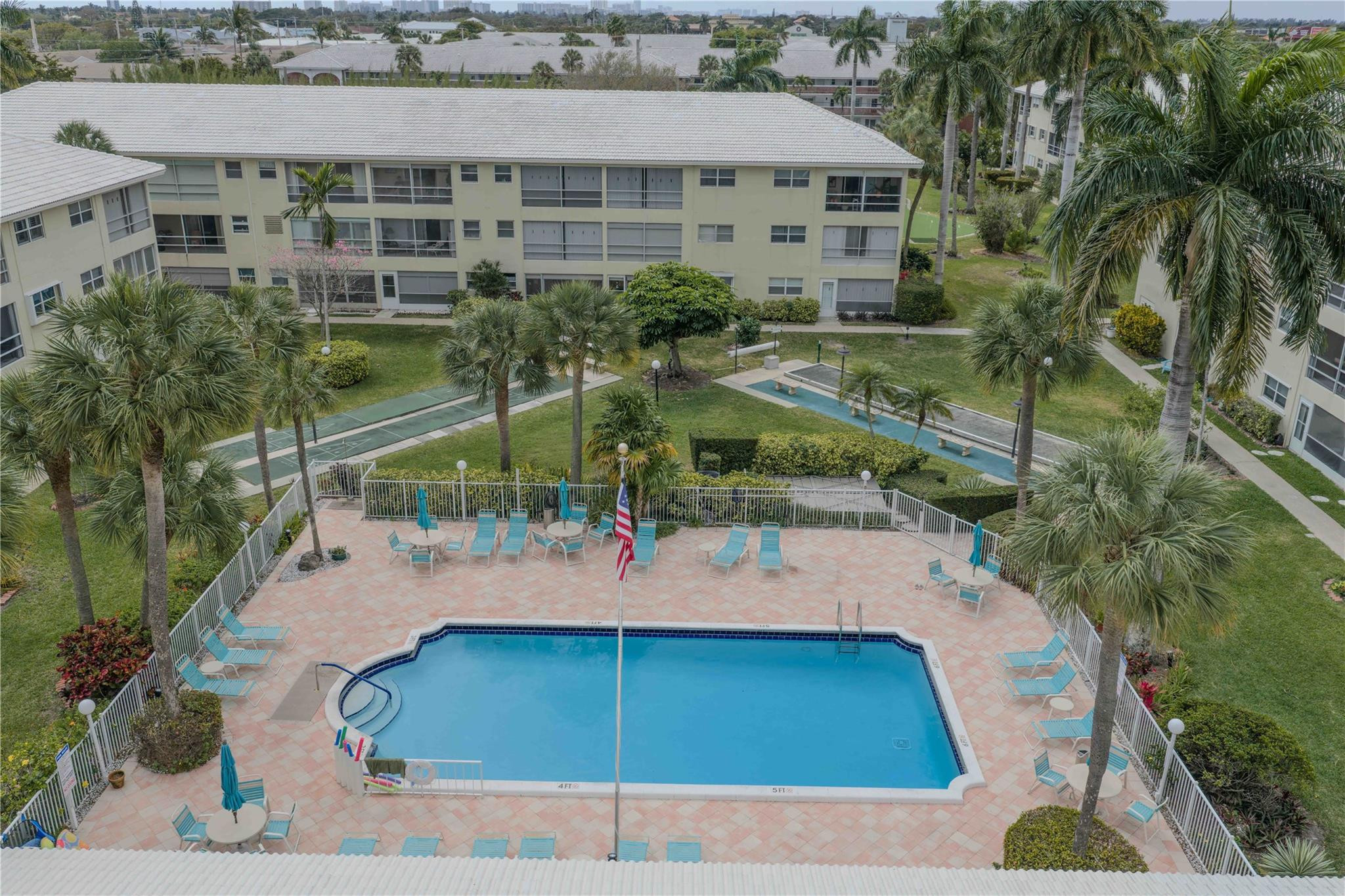 1951 Northeast 39th Street, Unit 337 Lighthouse Point, FL 33064 - Photo 21 of 27 Photo 21