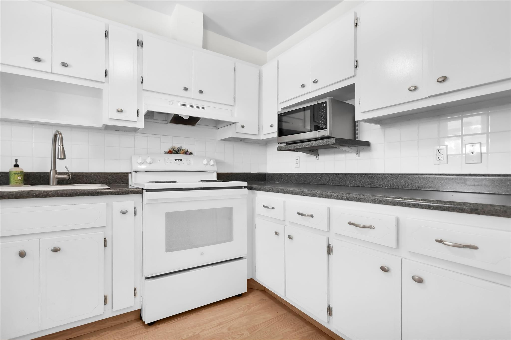 1951 Northeast 39th Street, Unit 337 Lighthouse Point, FL 33064 - Photo 5 of 27 Photo 5