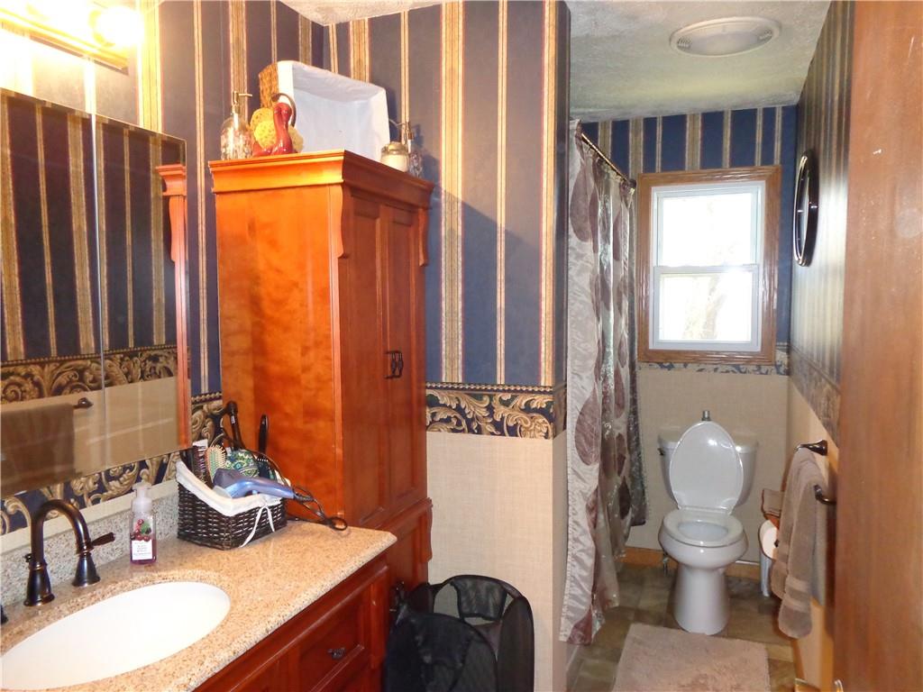 20 North Foster Road Jackson Center, PA 16133 - Photo 10 of 25