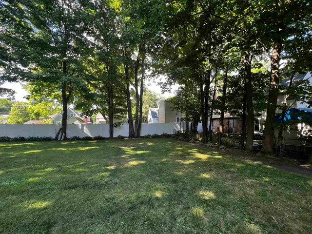 $2,100 | 9 Salem Street, Unit A, Exeter, NH 03833