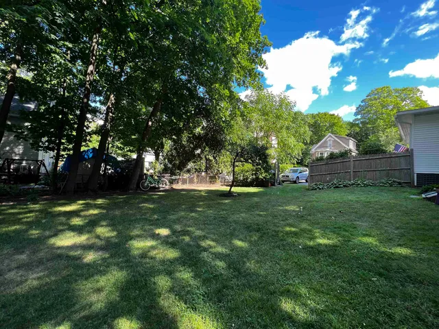 $2,100 | 9 Salem Street, Unit A, Exeter, NH 03833