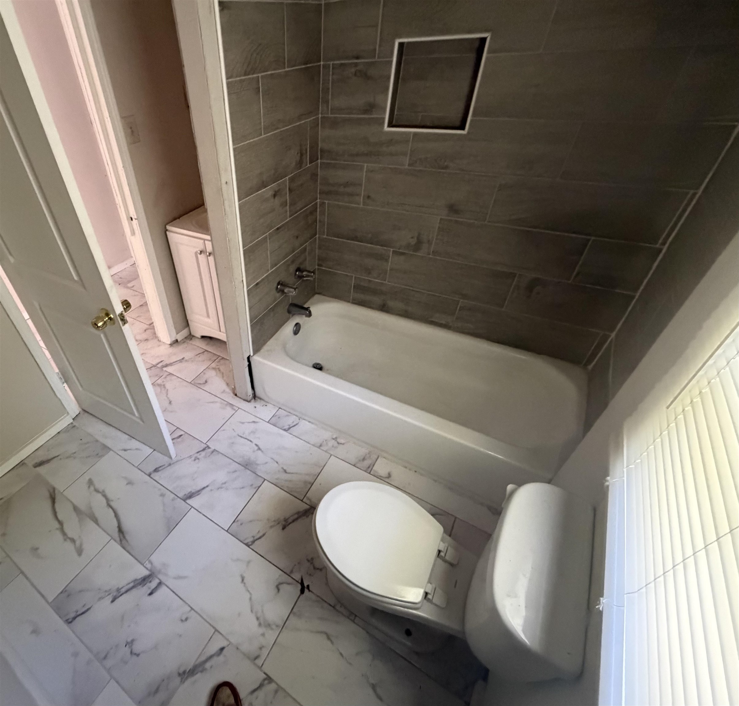 3044 Green Road Memphis, TN 38109 - Photo 6 of 13