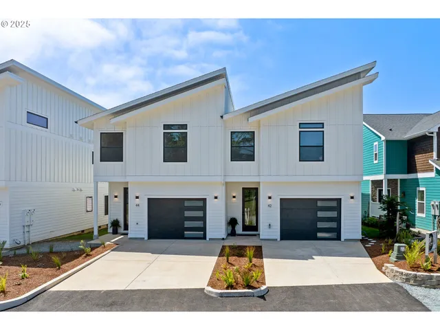$895,000 | 42 East Washington Street, Rockaway Beach, OR 97136