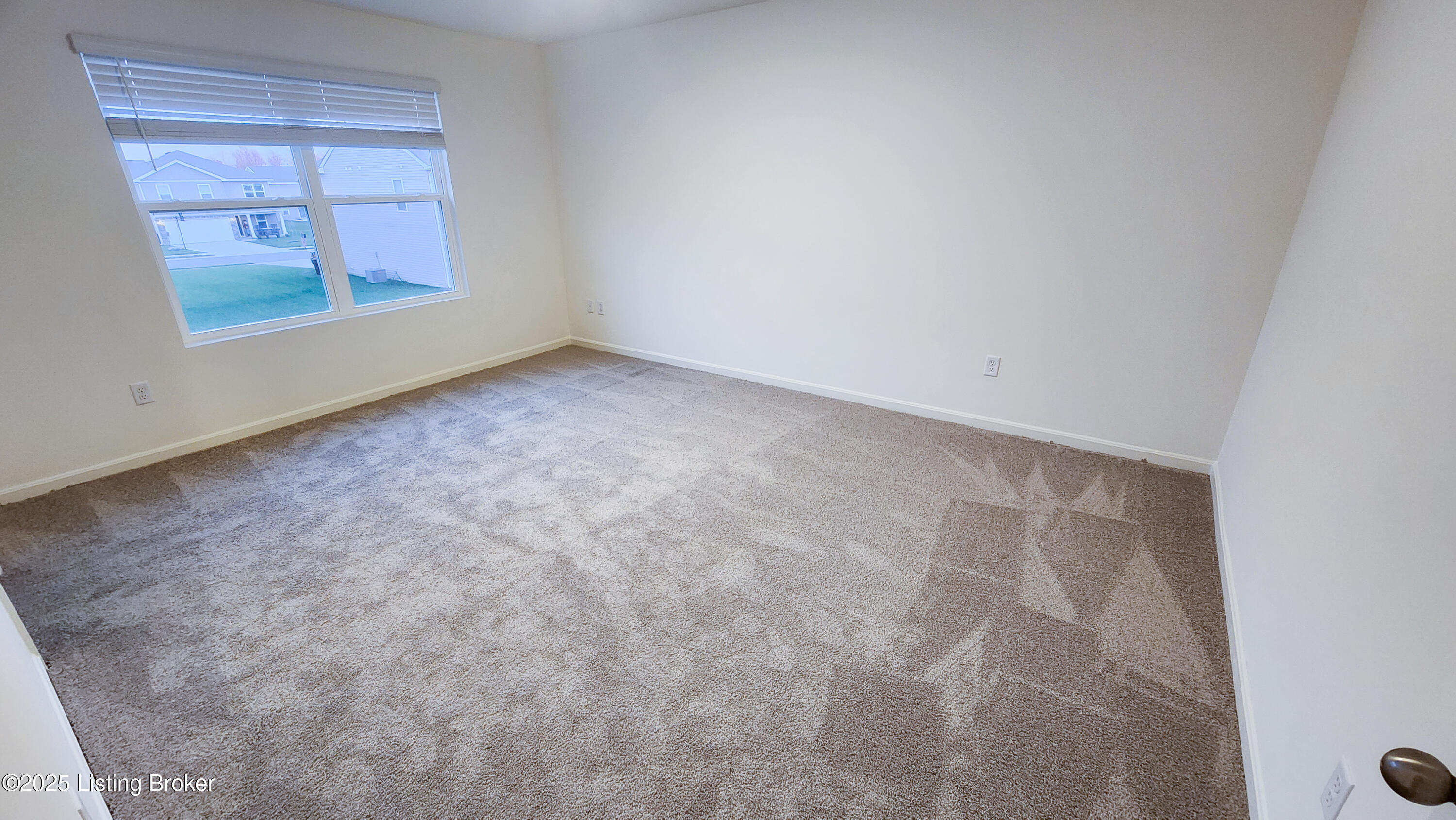 157 Coral Rdg Way Brooks, KY 40109 - Photo 10 of 16 20241230_172603