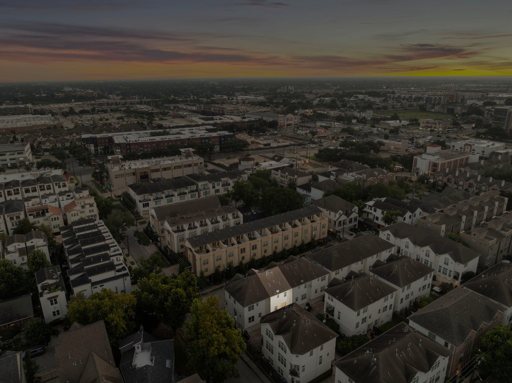 3929 Floyd Street Houston, TX 77007 - Photo 38 of 42 Enjoy unbeatable access to premier restaurants, shopping, and commuter corridors, all set within a low-maintenance neighborhood designed for urban convenience.