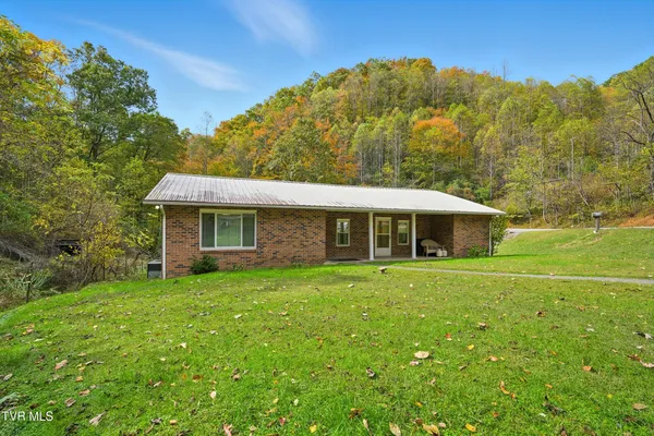 $125,000 | 613 Turkey Branch, Clinchco, VA 24226