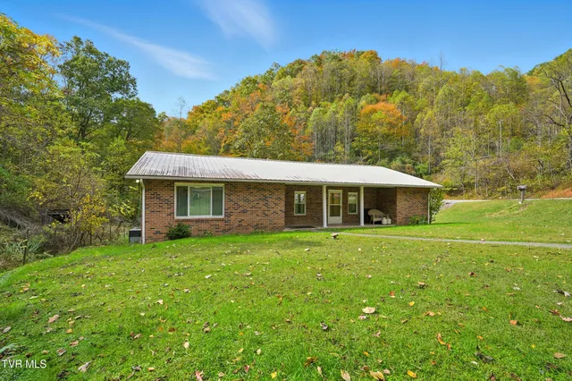 $125,000 | 613 Turkey Branch, Clinchco, VA 24226