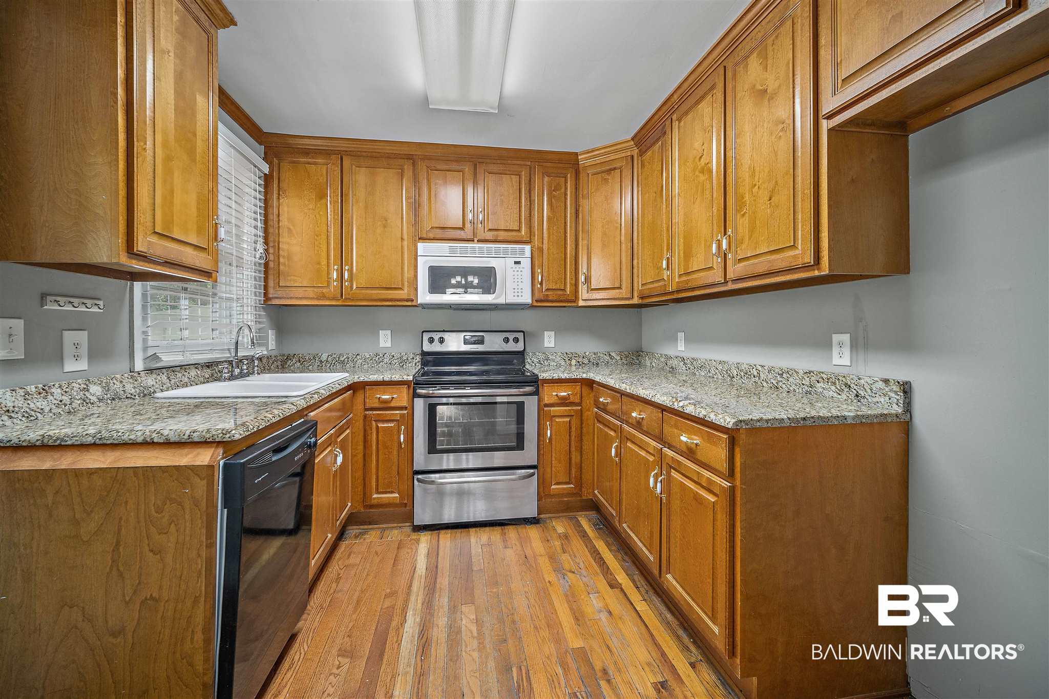 303 1st Street Mobile, AL 36611 - Photo 8 of 24