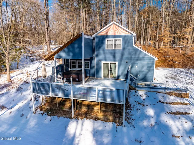 $345,000 | 9 Conans Run, Milton, NY 12020