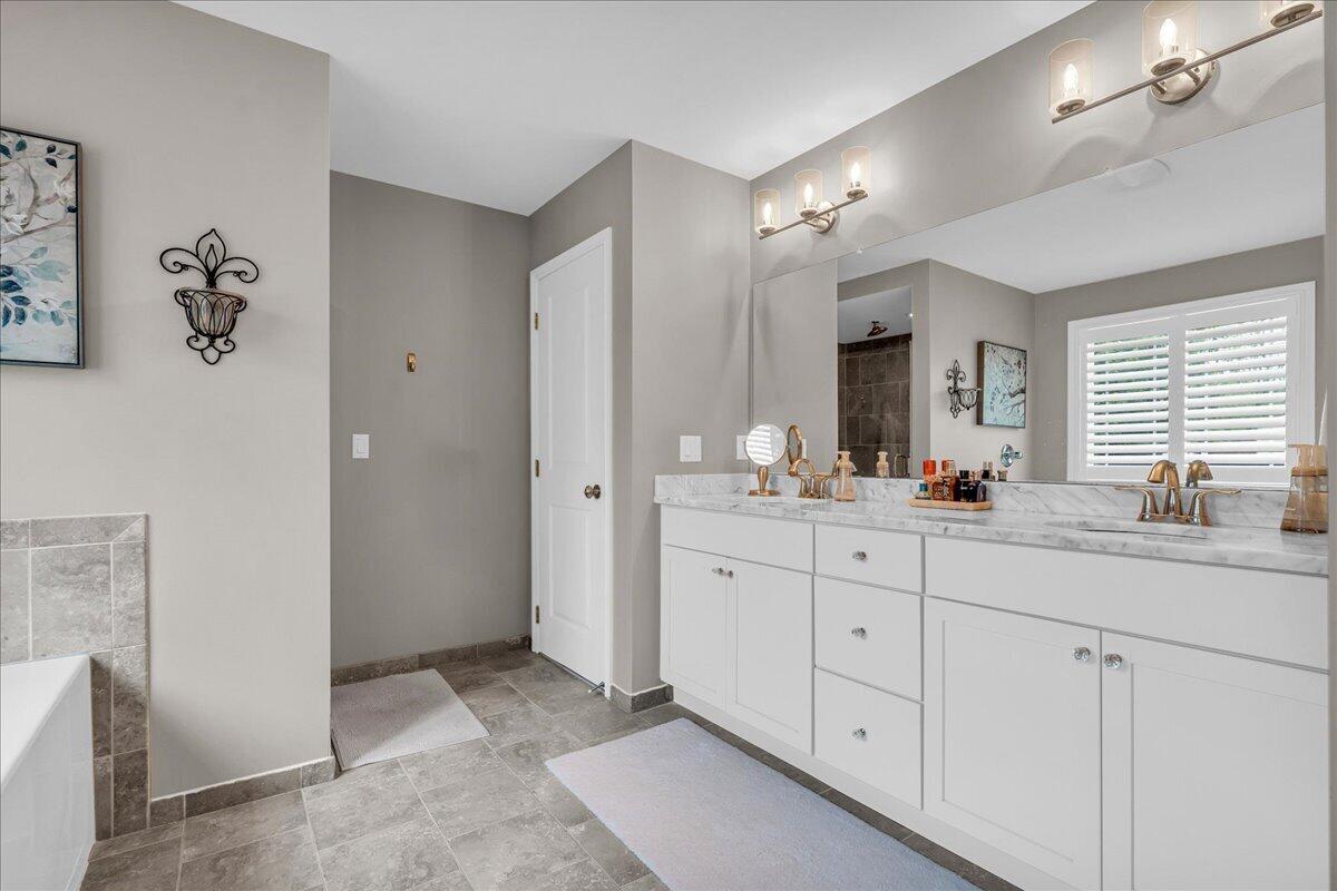 303 Terry Avenue Rochester, MI 48307 - Photo 21 of 45 27-30-DSC03731