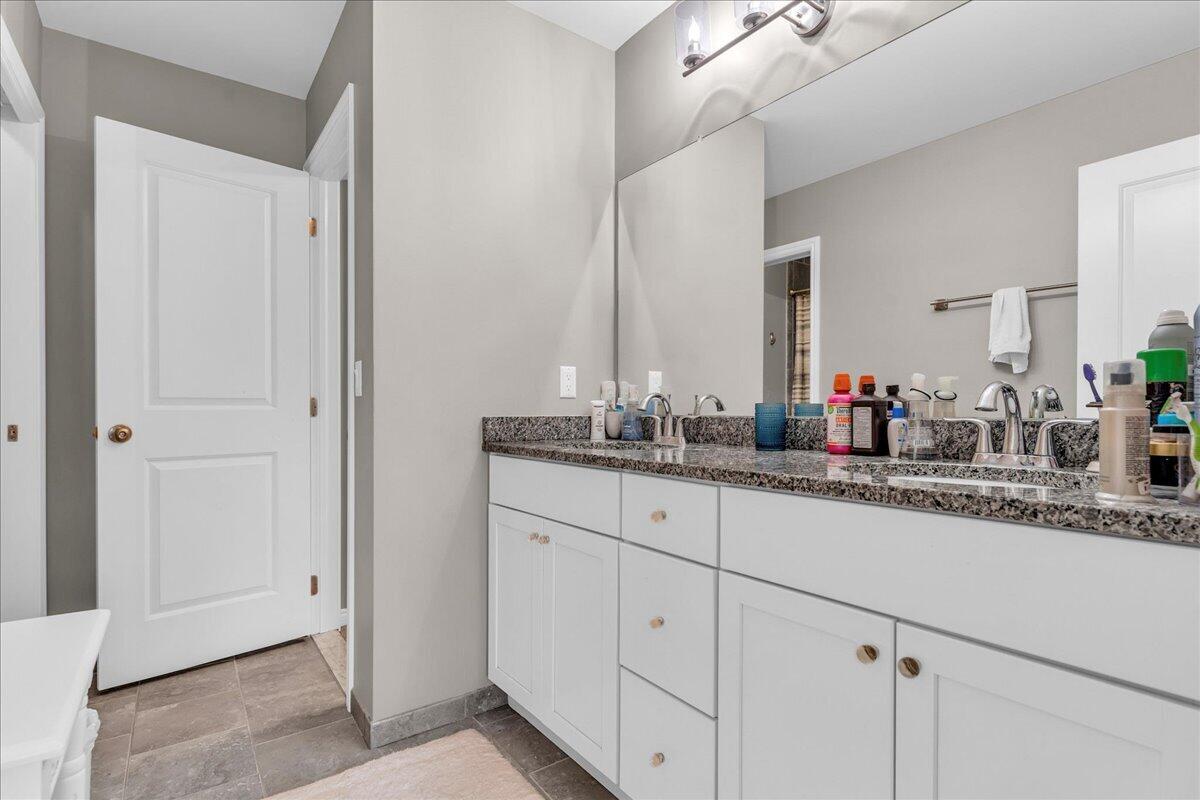 303 Terry Avenue Rochester, MI 48307 - Photo 26 of 45 32-35-DSC03756