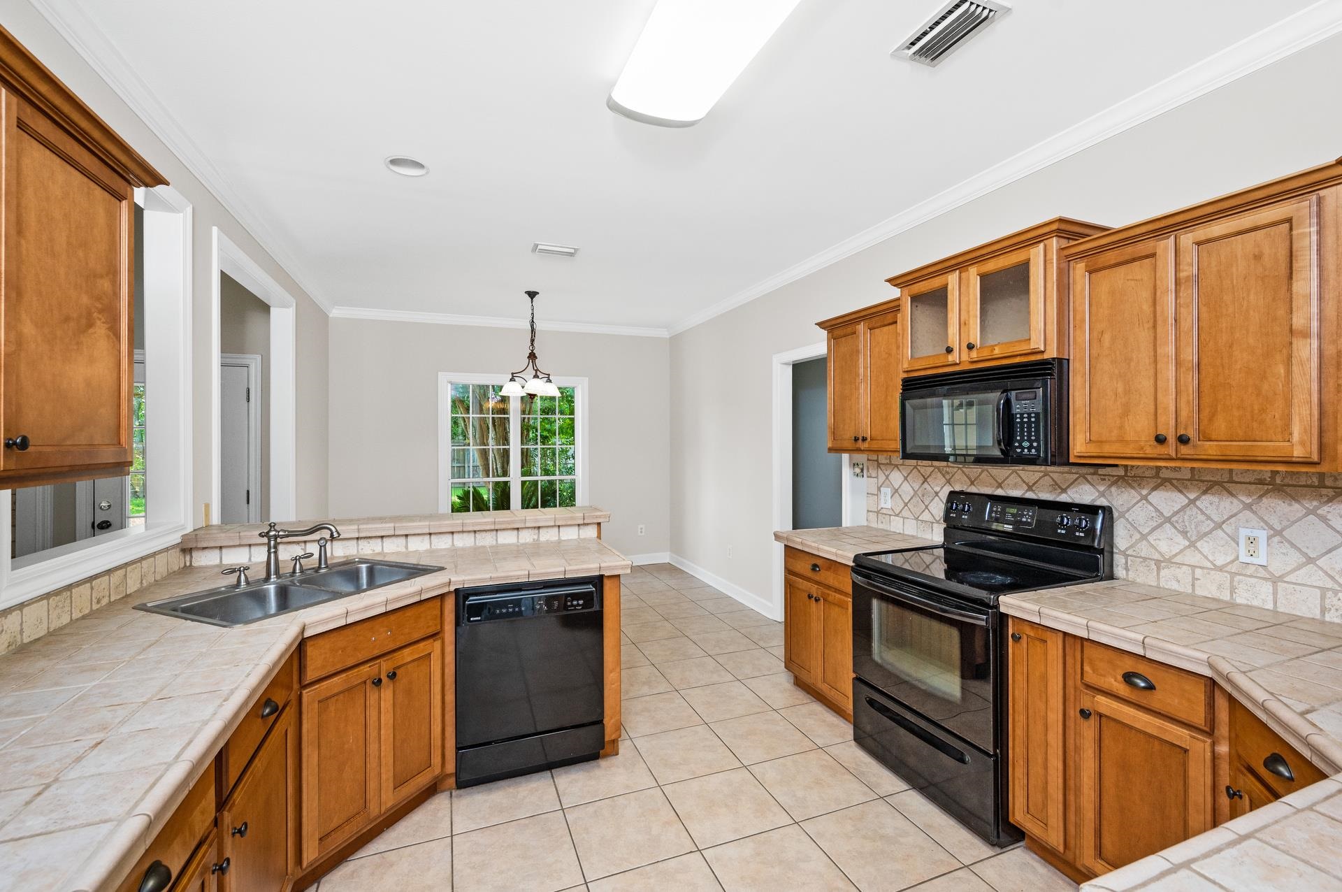 204 Oxford Way Foley, AL 36535 - Photo 14 of 49