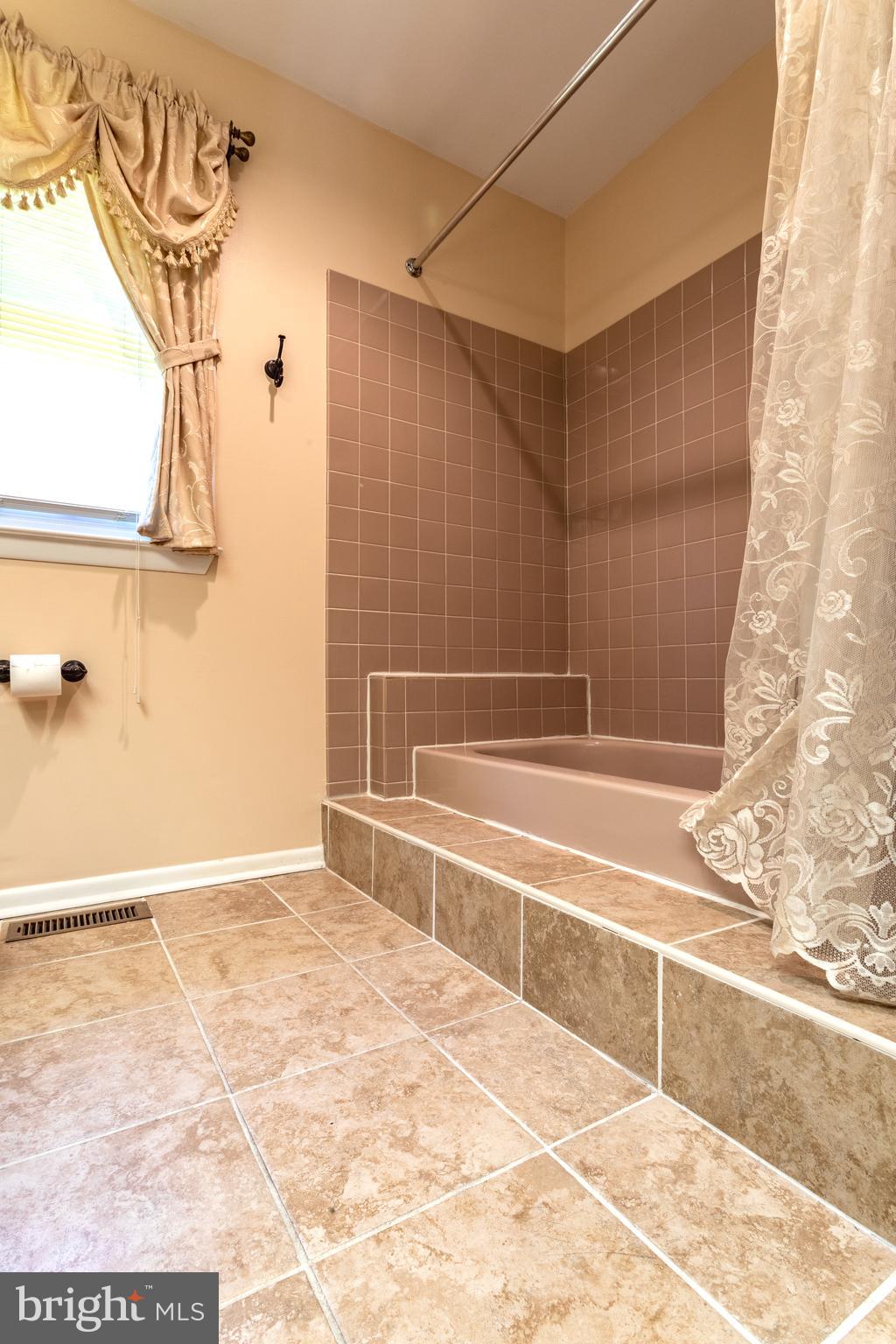 2 Radcliff Court Sicklerville, NJ 08081 - Photo 32 of 40